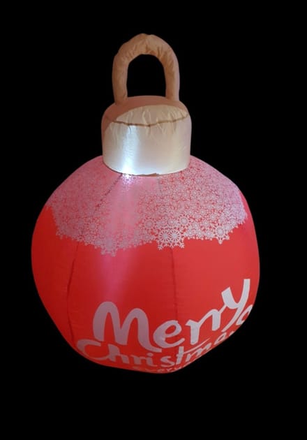 Luca Lighting Opblaasbaar kerstbal Merry Christmas rood led IP44 adapter included - h130xd90cm