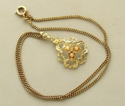 Geel gouden bloem parel collier
