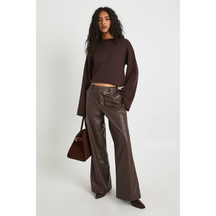 boohoo Dames Kunstleren broek met wijde pijpen | Chocoladebruin | Maat: 40