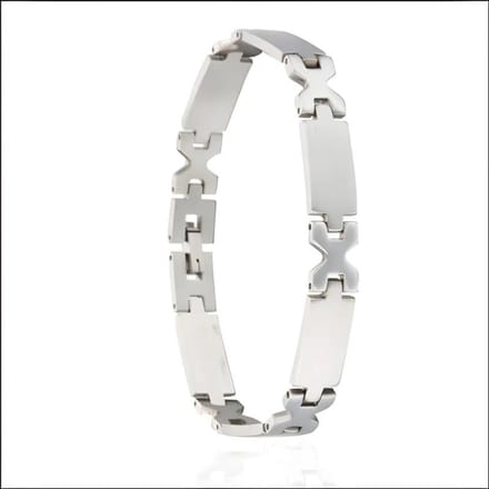 Rvs sieraden - zilverkleurige armband met kruizen - trendy en stoer