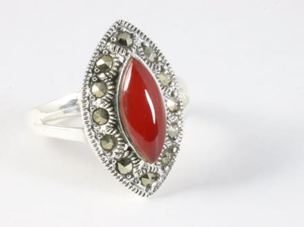 Zilveren ring met carneool en marcasiet - maat 18.5