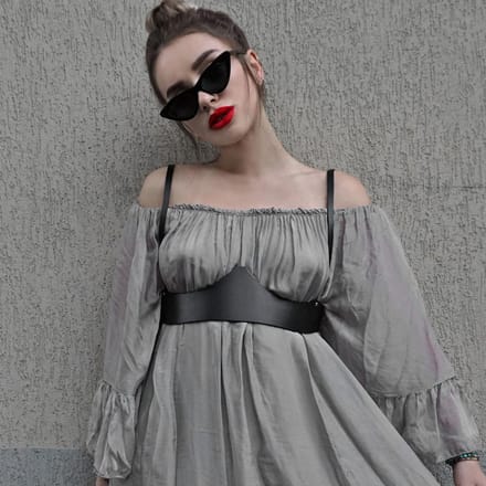 Dames Mode Leer Taille Riem Verstelbare Borst Harnas Decoratieve Harnas Banden Corset Riem Gothic Kleding Accessoire gray