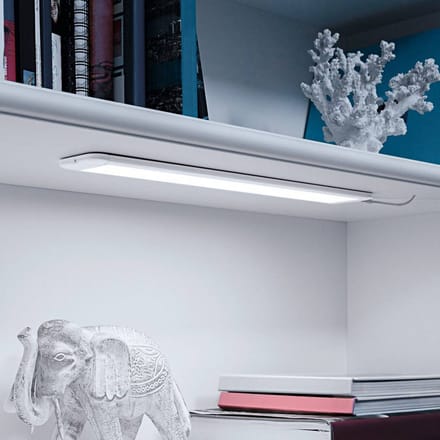 OSRAM SMART+ Wifi onderbouwlamp smal 50x3,75 met TW EXT in wit met aluminium behuizing, IP20 bescherming voor gebruik binnenshuis, eenvoudig te installeren