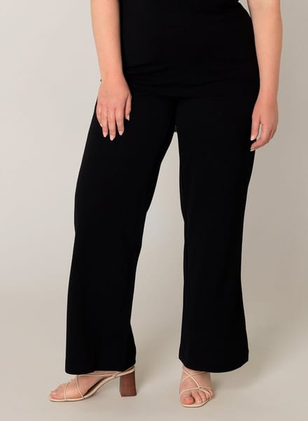 BASE LEVEL CURVY Arah Broek - Black - maat W0(46) / L30