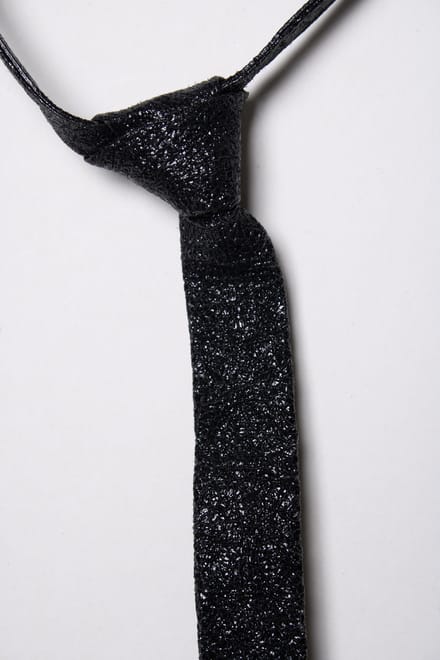 Saint Laurent, gebroken leren strikcollier