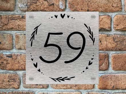 Huisnummerbord krans hartjes Rvs look 20x20 cm