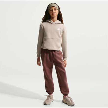 Nike k nsw club flc hdy lbr in de kleur ecru.