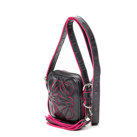 Mini Anagram Tassel Crossbody  Schoudertas