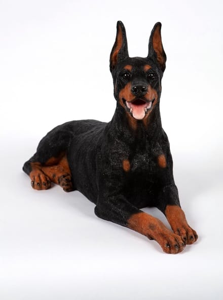 Dobermann liggend - Hamac - Tuinbeeld