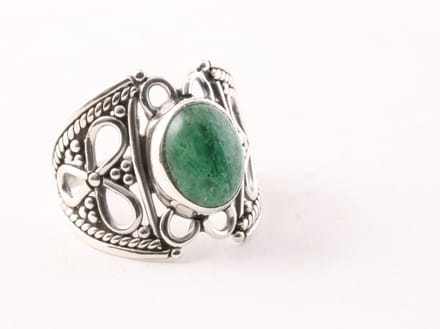 Opengewerkte zilveren ring met jade - maat 18