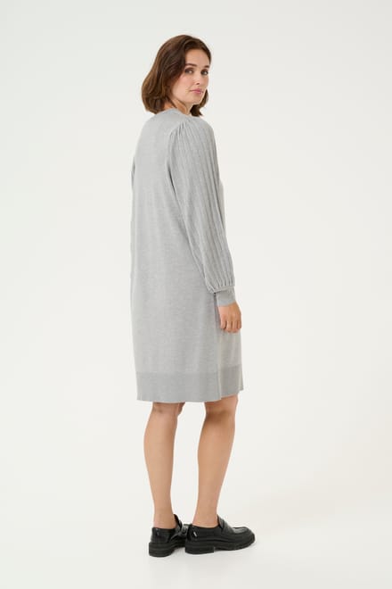Knielange jurk met pofmouwen, model 'Alone'