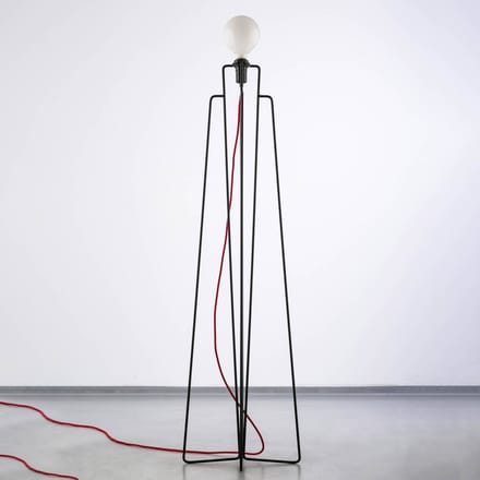 GRUPA Model M1 LED vloerlamp zwart, kabel rood