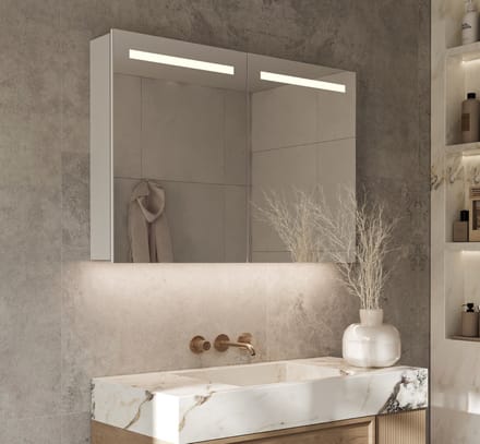 Schaere - Aluminium Badkamer Spiegelkast - LED Verlichting - Spiegel Verwarming - Sensor - Stopcontact - 100x70 cm