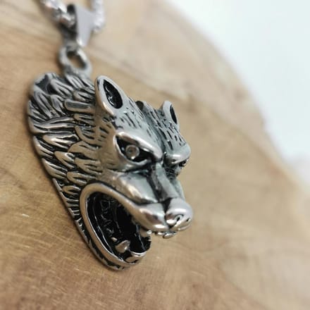 Edelstaal hanger met ketting, Gotisch, Wolfskop
