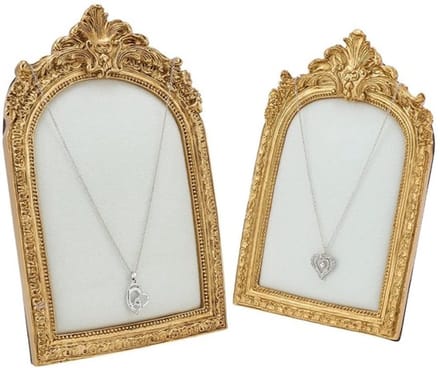 Vintage Sieraden Organizator met Gouden Kettingen