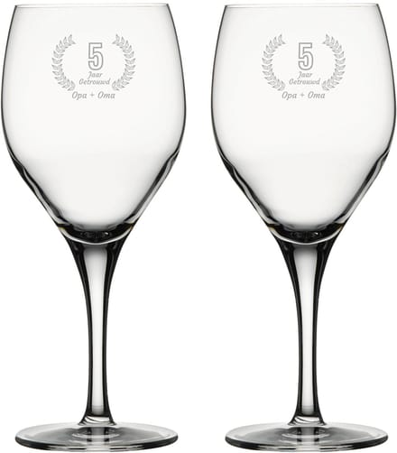 Gegraveerde set rode wijnglazen 42,5cl Opa + Oma 5 jaar getrouwd