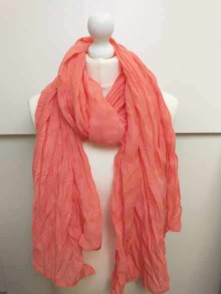 Lange dames sjaal Catharina effen motief perzik oranje