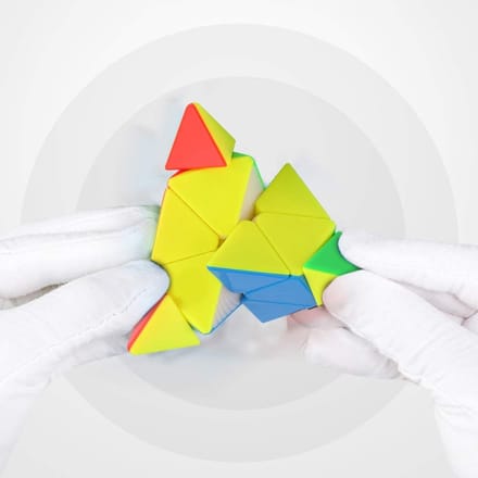 Qqmora Educatieve Rotating Cube Puzzle - Fluorescent Kleuren, 3.7 Inch, 45° Fault Tolerance
