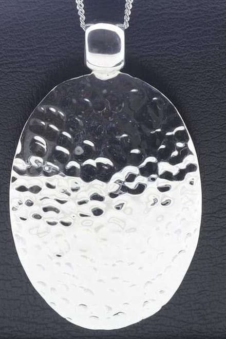 Zilveren Ovaal gehamerd XL ketting hanger