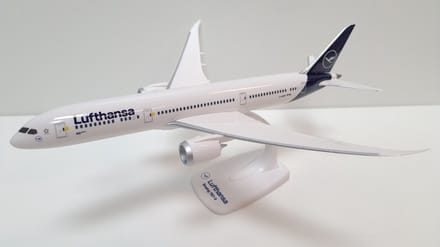 Schaalmodel vliegtuig Lufthansa Boeing 787-9 schaal 1:200 lengte 31,5cm