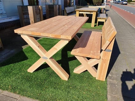 Tuintafel met houten X-poot- Douglas- Compleet gemonteerd- 90x200