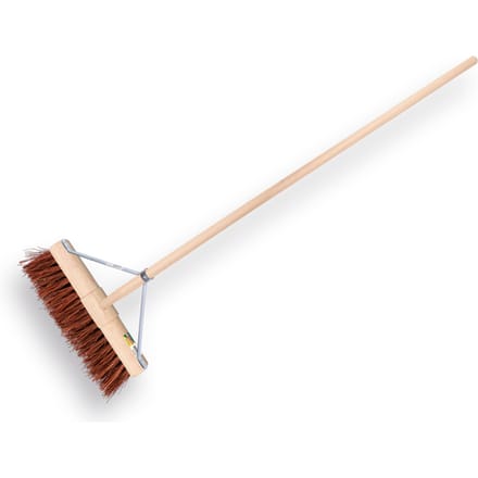 Wegenbouwbezem 45 cm met steel | 150 x 2,8cm en brede stokhouder