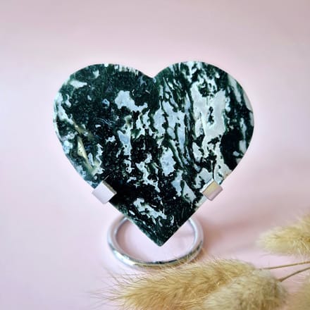 Edelsteen Druzy Mosagaat Hart op Metalen Standaard – #88 166gram