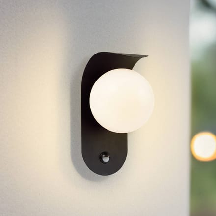 Lindby LED buiten wandlamp Lacie, sensor, zwart/wit, aluminium