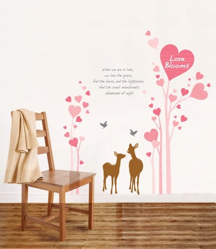 Decoratieve muurstickers: Roze hartjes en herten