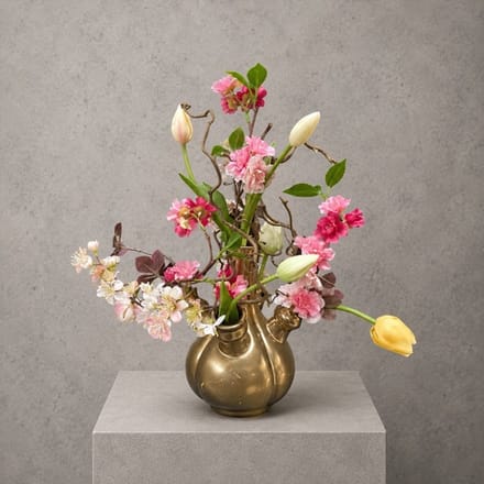Kunsttulpen in goud-bronzen tulpenvaas – Seta Fiori