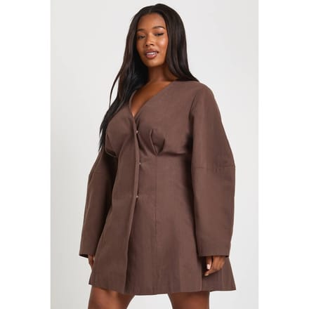 boohoo Dames Plus Twill Ballonmouw Getailleerde Mini Jurk | Chocoladebruin | Maat: 50