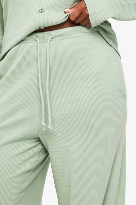 boohoo Dames PLUS ENKELKANAALS TAILLEBAND ZACHT GERIBBELD | Sage | Maat: 18