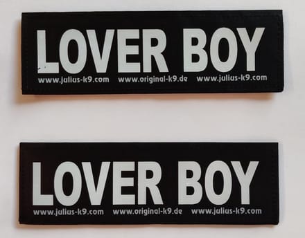 Julius K9 Tekstlabel – Loverboy groot