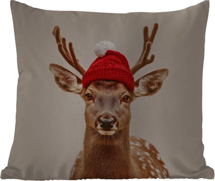 Sierkussen Buiten - Hert - Kerst - Muts - Dieren - Winter - Grappig - 60x60 cm - Weerbestendig