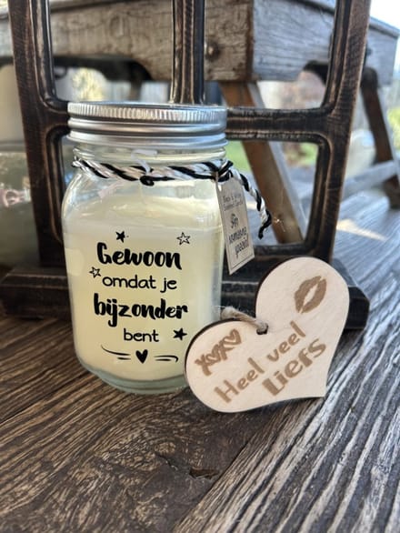 Creaties van Hier - Black & White scented candles Gewoon bijzonder met houten hartje – 13,5 cm – vanille
