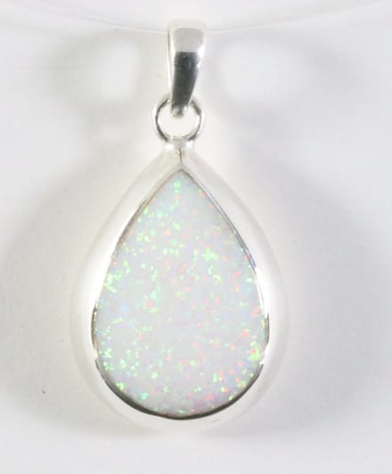 Druppelvormige hoogglans zilveren hanger met welo opaal