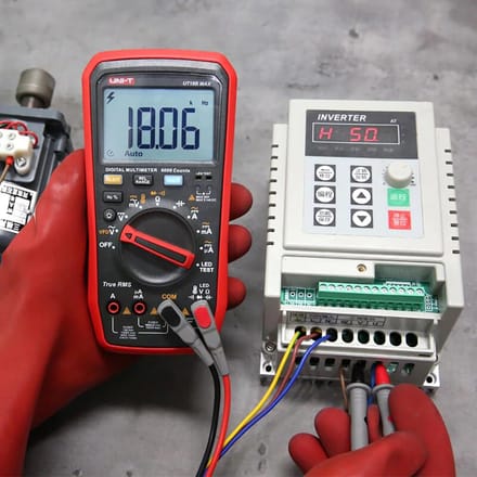 Digitale Multimeter met True RMS, VFD, Capaciteit en Frequentie met Volledige Bescherming