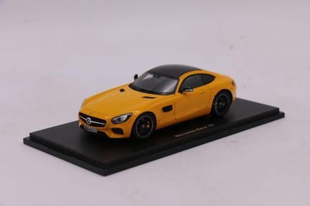 1:43 Diecast Modelcar Mercedes-Benz GT Geel Spark