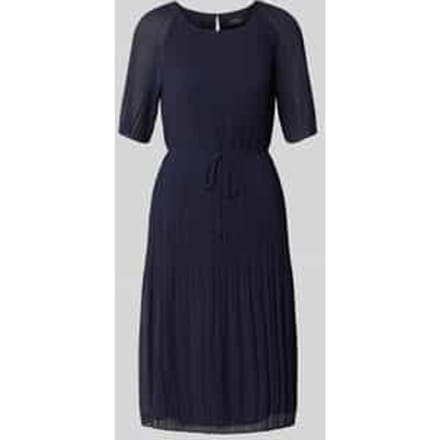 Getailleerde chiffon jurk met strikceintuur