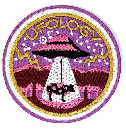 Patchy® – UFO UFOLOGY Tekst Strijk Embleem Patch Roze 7 cm / 7 cm / Roze Lila - Patches