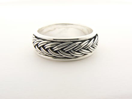 Zilveren ring met vlechtmotief - maat 17