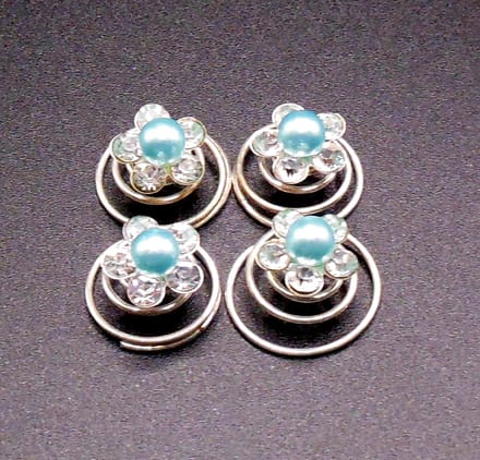 Curlies lichtblauwe parel met 5 blad strass