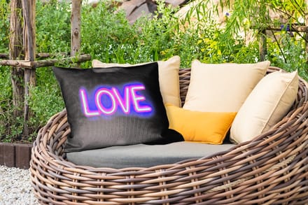 Buitenkussens - Tuin - Neon - Love - Valentijn - 50x30 cm