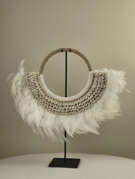 Blitzdeco - Decoratieve Kraag - Feather - Schelpen & Veren - Wit - Handgemaakt 50 cm