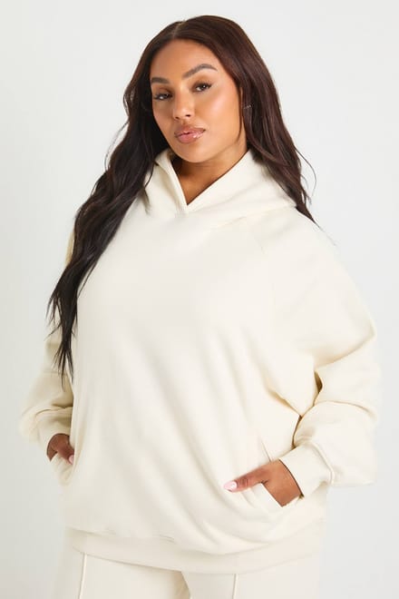 boohoo Dames Plus Core Basic Raglan Naad Oversized Hoodie | Ecru | Maat: 48