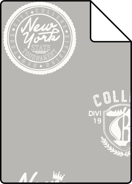 Proefstaal ESTAhome behang school emblemen taupe - 26.5 x 21 cm - 128804-S