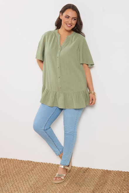 Yours Saliegroene Mousseline Top Met Knoopsluiting Size 48
