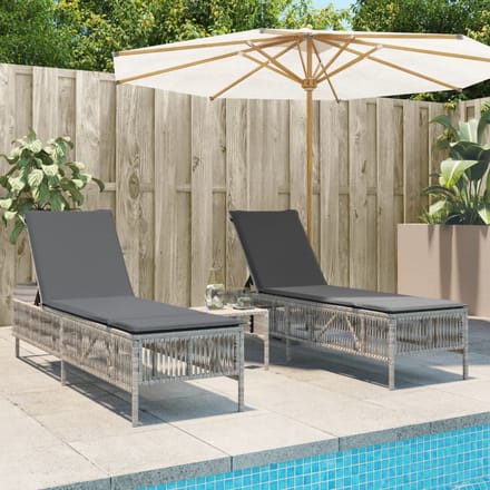 vidaXL - Ligstoelen - 2 - st - met - kussen - poly - rattan - lichtgrijs