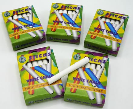Schoolbordkrijtjes wit 5 doosjes van 12 stuks