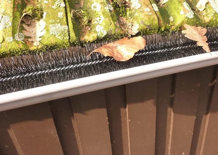 Dakgootborstel 1,2 m - Bladbescherming en Marterafweer voor Regengoten